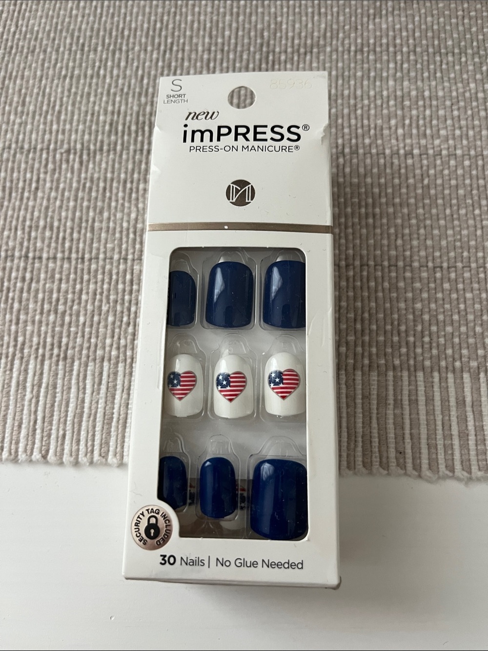 imPRESS Navy & White Heart Flag Press-On Nails
